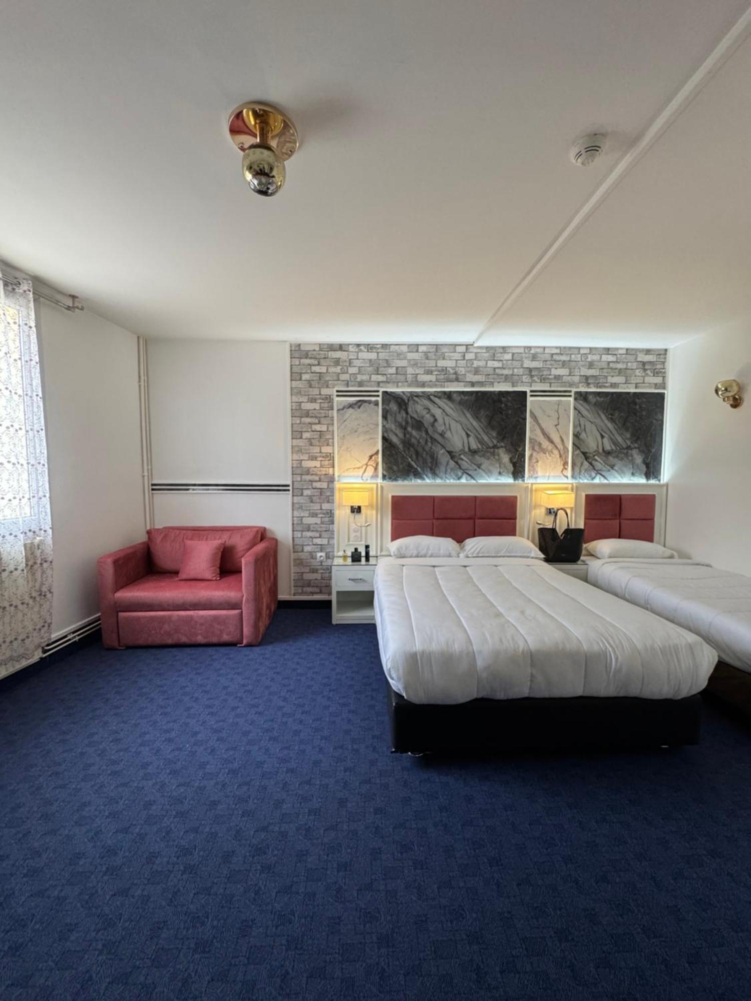 Hotel Grand Paris Villejuif Kültér fotó