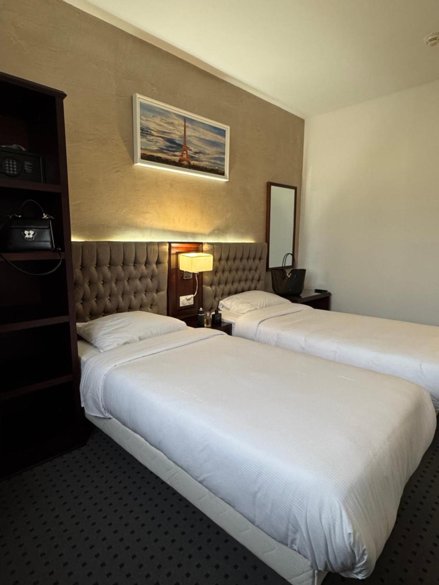 Hotel Grand Paris Villejuif Kültér fotó